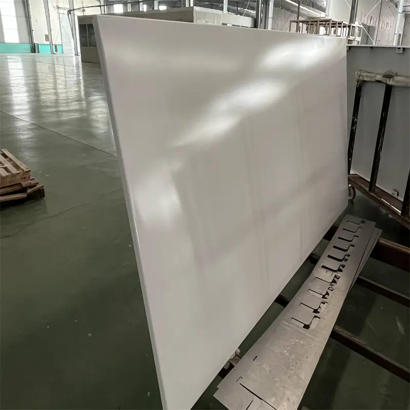 你在地鐵、高鐵站見(jiàn)過(guò)的那些光潔墻面，多半用了搪瓷鋼板！